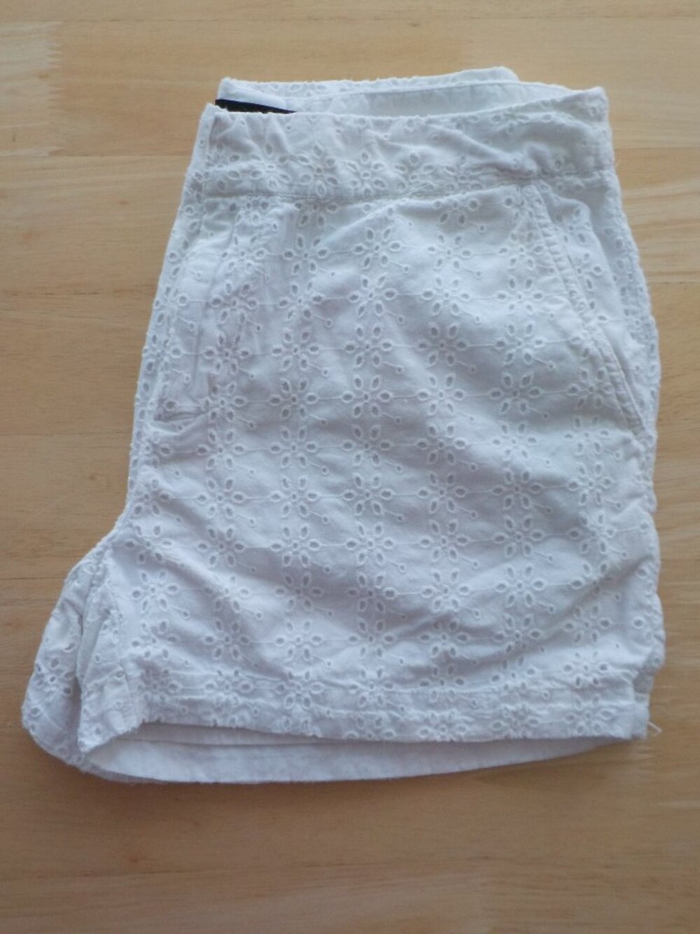 Cynthia Rowley Shorts - Size s6 - White Eyelet COTTON Pockets (922)
